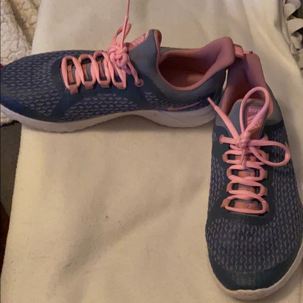 Nike Rival Sneakers - Picture 3 of 4